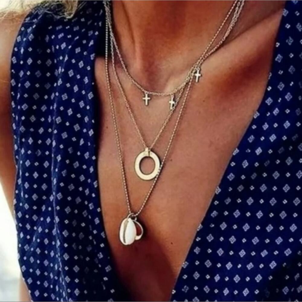 *Coco* Gold Shell Necklace